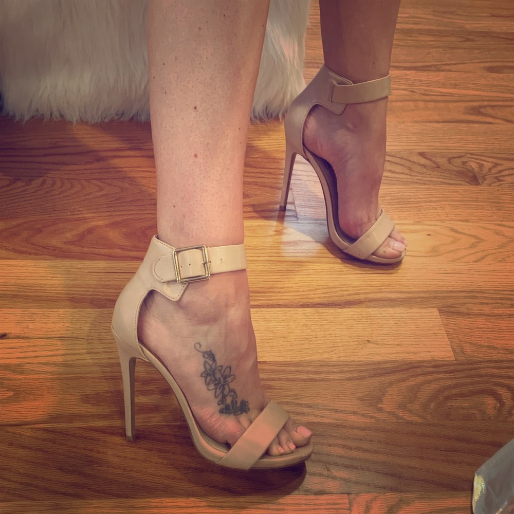 Steve Madden Marlenee Nude Ankle strap Heels